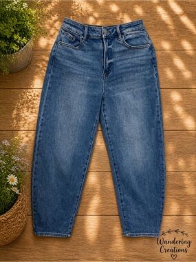 Women's Boyfriend Jeans in Medium Blue